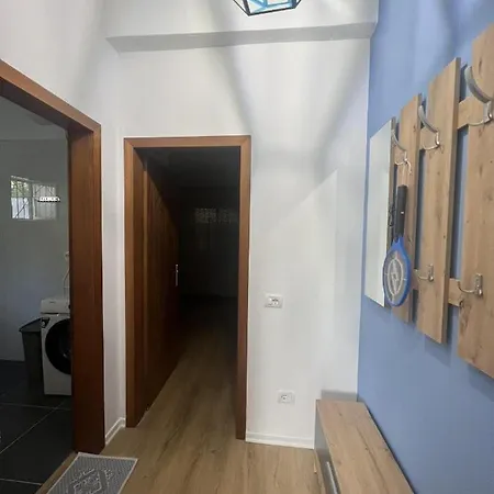 Apartment Edlira *